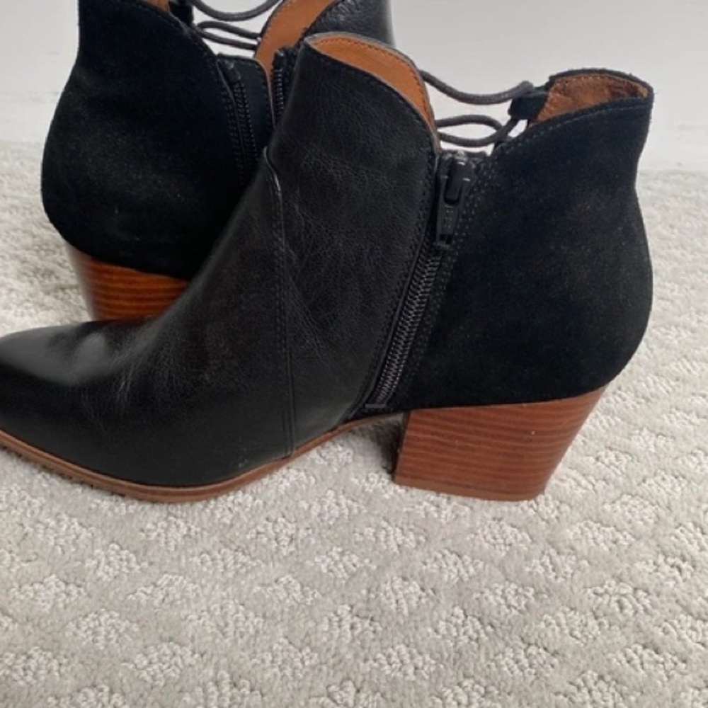 Elegant Black Leather Heeled Boots